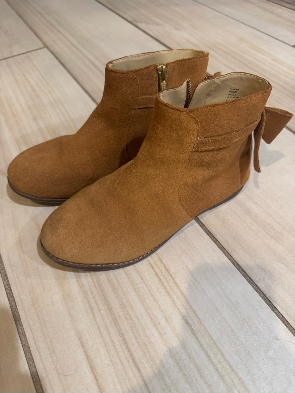 Bundle size 2 boots (1) size 4 boots (1) ice cream Eleanor rose dress and bow